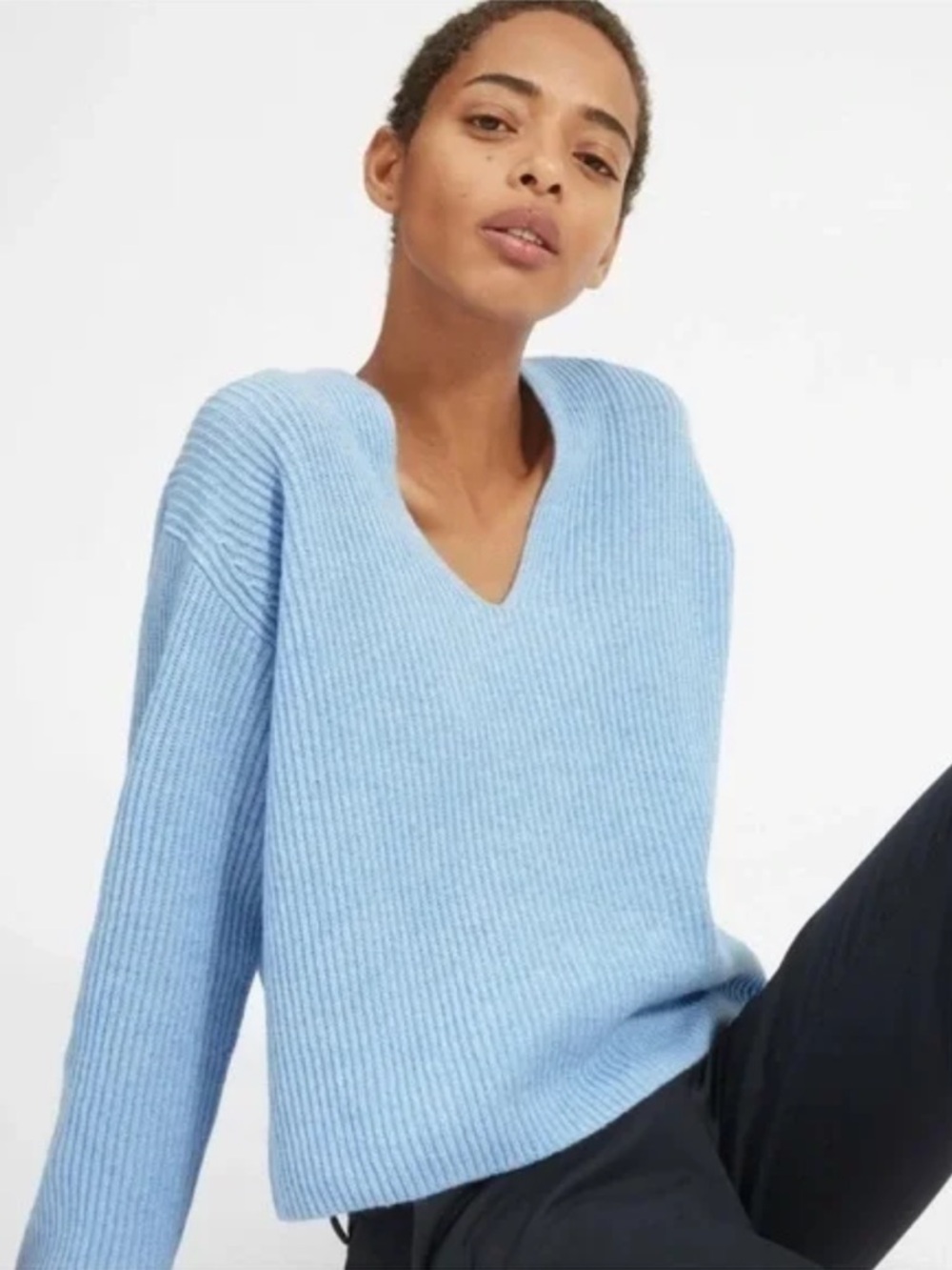 EUC Everlane 100% Cashmere Ribbed V-Neck Cropped Sweater in Cream, S - Picture 3 of 16